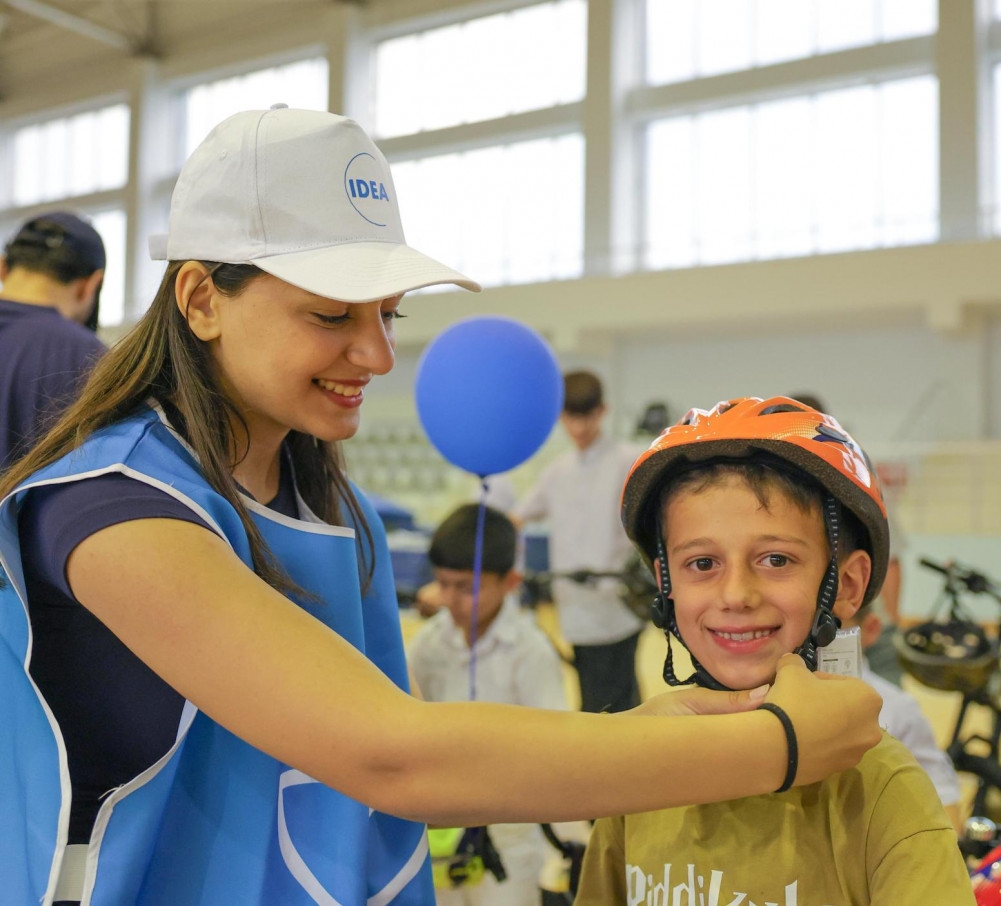 Leyla Əliyevanın təşəbbüsü ilə 200 uşaq və yeniyetməyə velosiped hədiyyə olunub<font color=red> - FOTOLAR</font>