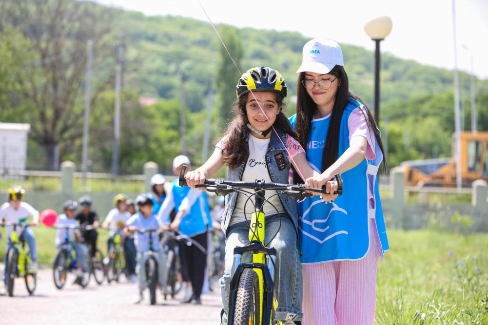 Leyla Əliyevanın təşəbbüsü ilə 200 uşaq və yeniyetməyə velosiped hədiyyə olunub<font color=red> - FOTOLAR</font>