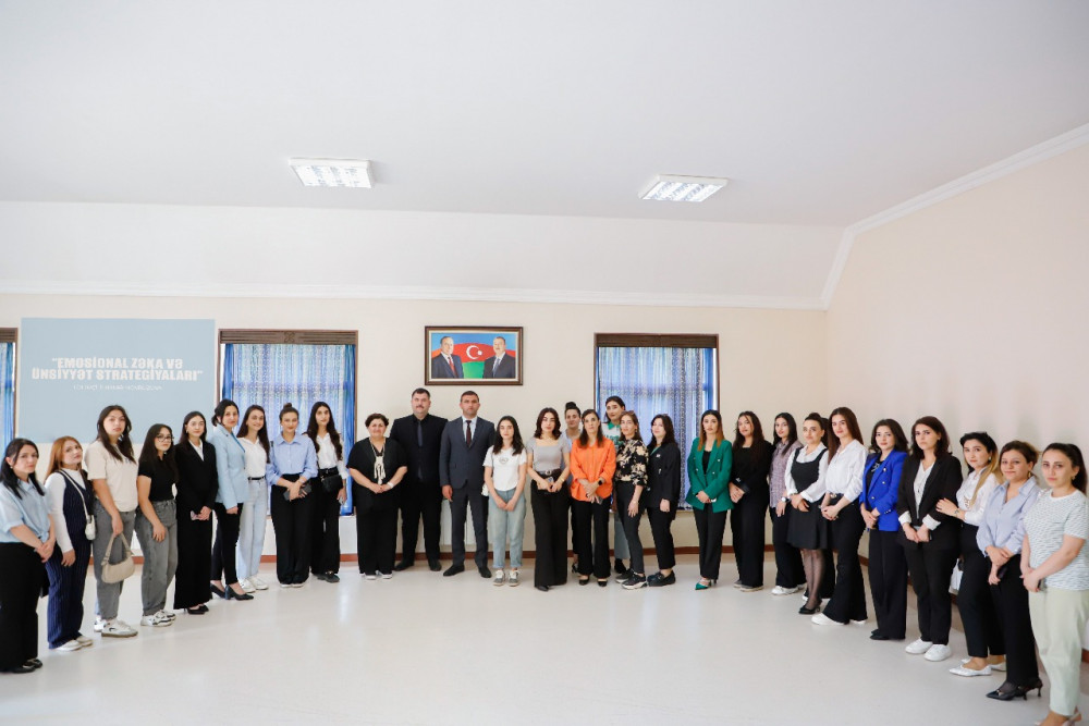 Gənclərə effektiv ünsiyyət metodları öyrədilib<font color=red> - FOTOLAR</font>