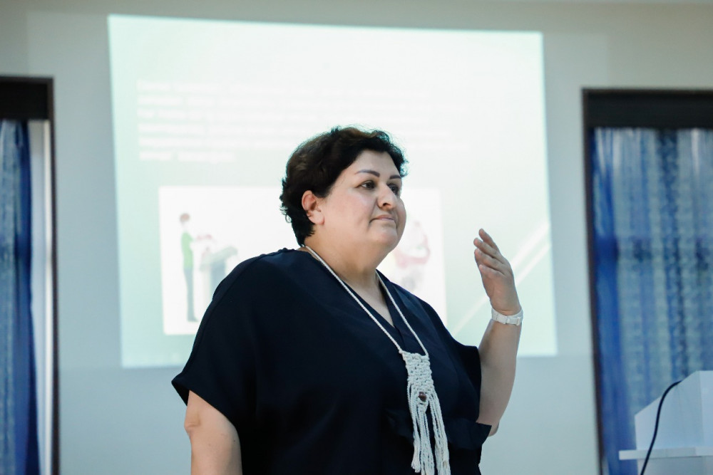 Gənclərə effektiv ünsiyyət metodları öyrədilib<font color=red> - FOTOLAR</font>