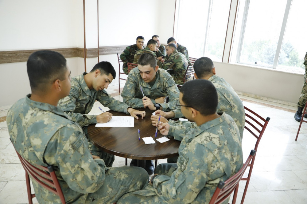 Naxçıvan Muxtar Respublikasında fəaliyyət göstərən hərbi hissələrin əsgərləri arasında “Nə? Harada? Nə zaman?” intellektual oyunu keçirilib<font color=red> - FOTOLAR</font>