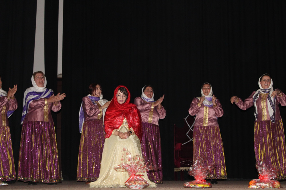 “Milli dəyərlərimiz folklorumuzda” adlı səhnəciklərin nümayişi müsabiqəsi keçirilib<font color=red> - FOTOLAR</font>