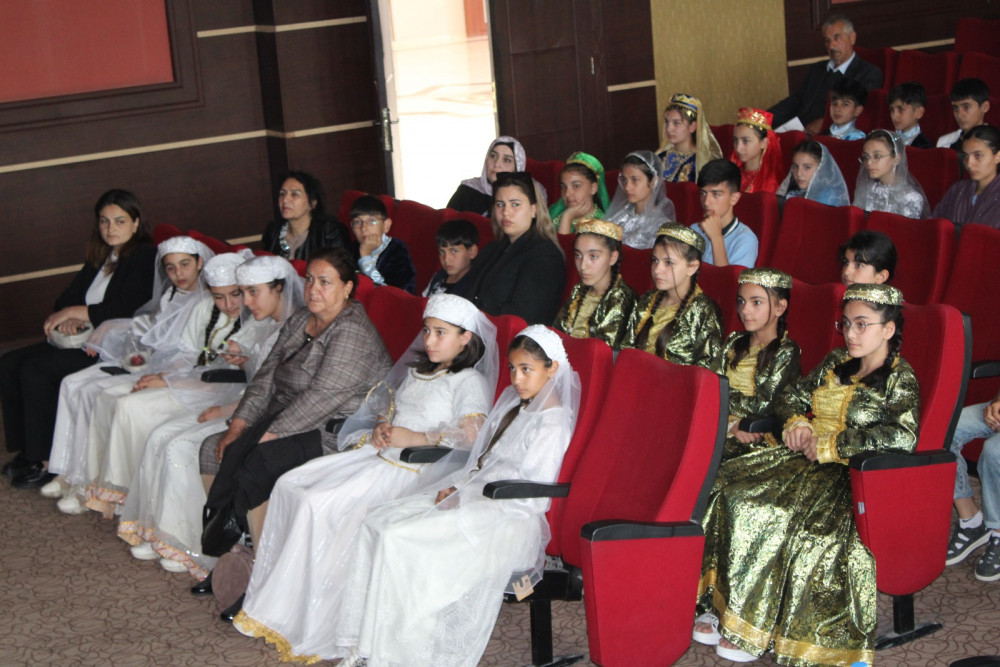 “Milli dəyərlərimiz folklorumuzda” adlı səhnəciklərin nümayişi müsabiqəsi keçirilib<font color=red> - FOTOLAR</font>