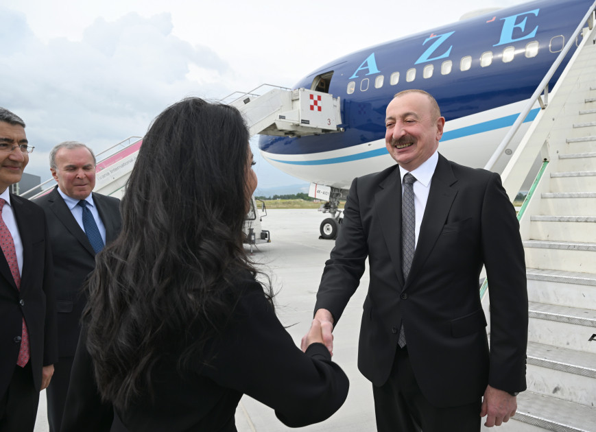Prezident İlham Əliyev Albaniyaya işgüzar səfərə gəlib<font color=red> - FOTOLAR</font>