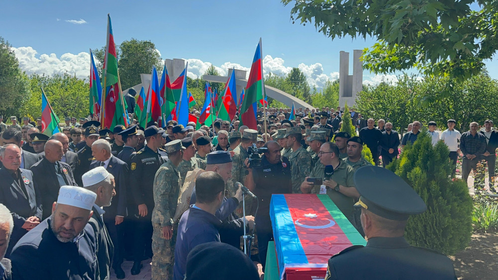 Birinci Qarabağ müharibəsinin şəhidi Şərur şəhərində dəfn olunub<font color=red> - FOTOLAR</font>