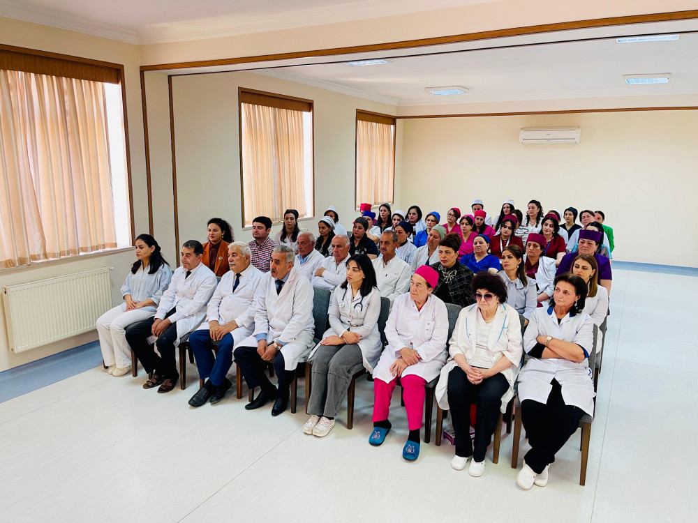 Naxçıvan MR Ağciyər Xəstəlikləri Dispanserinin mütəxəssisləri Babək Rayon Mərkəzi Xəstəxanasında flüoroqrafik müayinələr həyata keçiriblər<font color=red> - FOTOLAR</font>