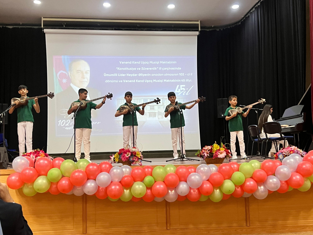 Vənənd Kənd Uşaq Musiqi Məktəbinin yaradılmasının 45 illiyinə həsr olunmuş konsert keçirilib<font color=red> - FOTOLAR</font>