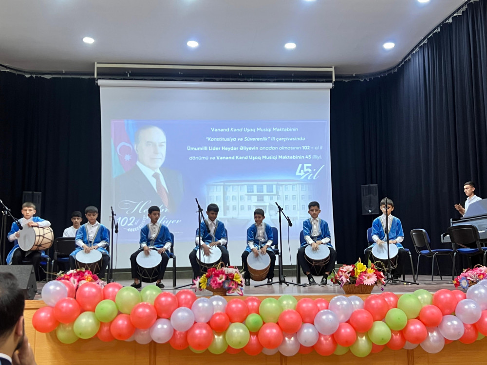 Vənənd Kənd Uşaq Musiqi Məktəbinin yaradılmasının 45 illiyinə həsr olunmuş konsert keçirilib<font color=red> - FOTOLAR</font>