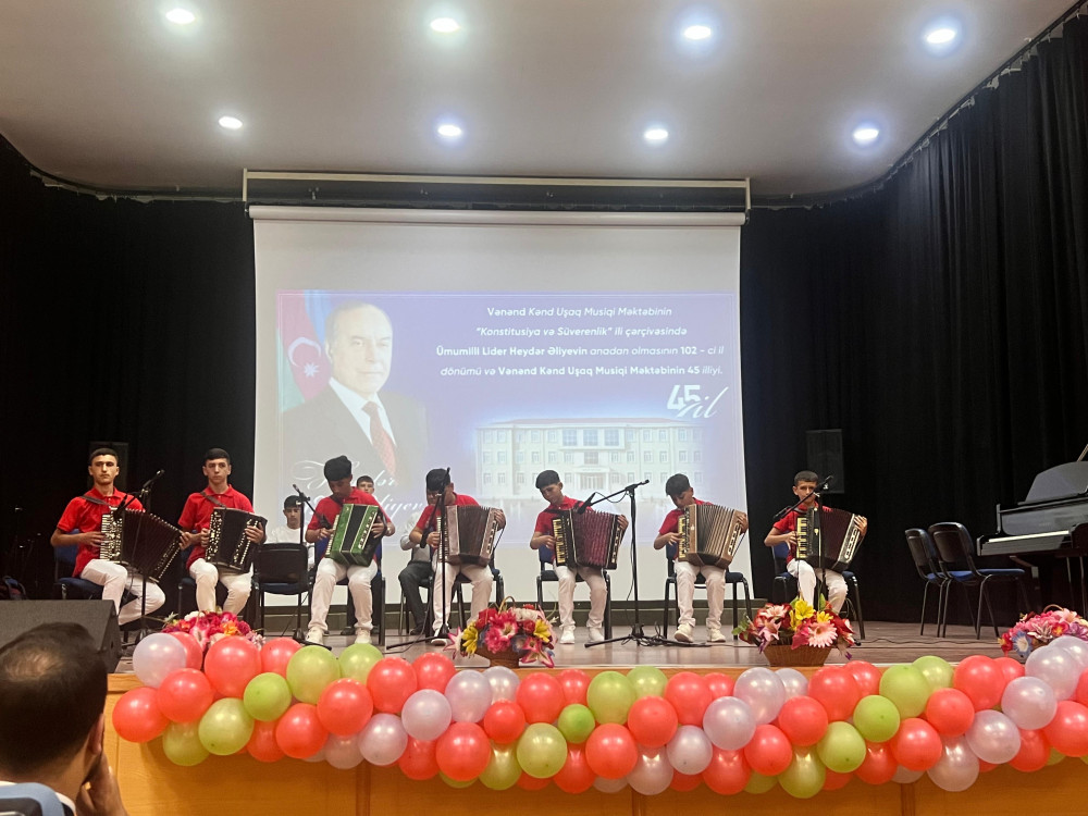 Vənənd Kənd Uşaq Musiqi Məktəbinin yaradılmasının 45 illiyinə həsr olunmuş konsert keçirilib<font color=red> - FOTOLAR</font>