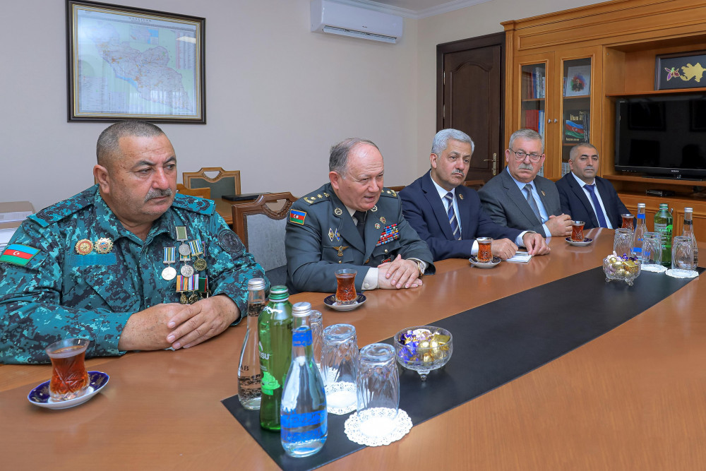 Ali Məclis sədrinin birinci müavini Azərbaycan Respublikası Müharibə, Əmək və Silahlı Qüvvələr Veteranları Təşkilatının sədri ilə görüşüb<font color=red> - FOTOLAR</font>