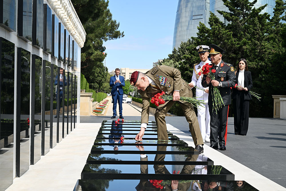 Azərbaycanın Baş Qərargah rəisi İtaliya nümayəndə heyətini qəbul edib<font color=red> - FOTOLAR</font>