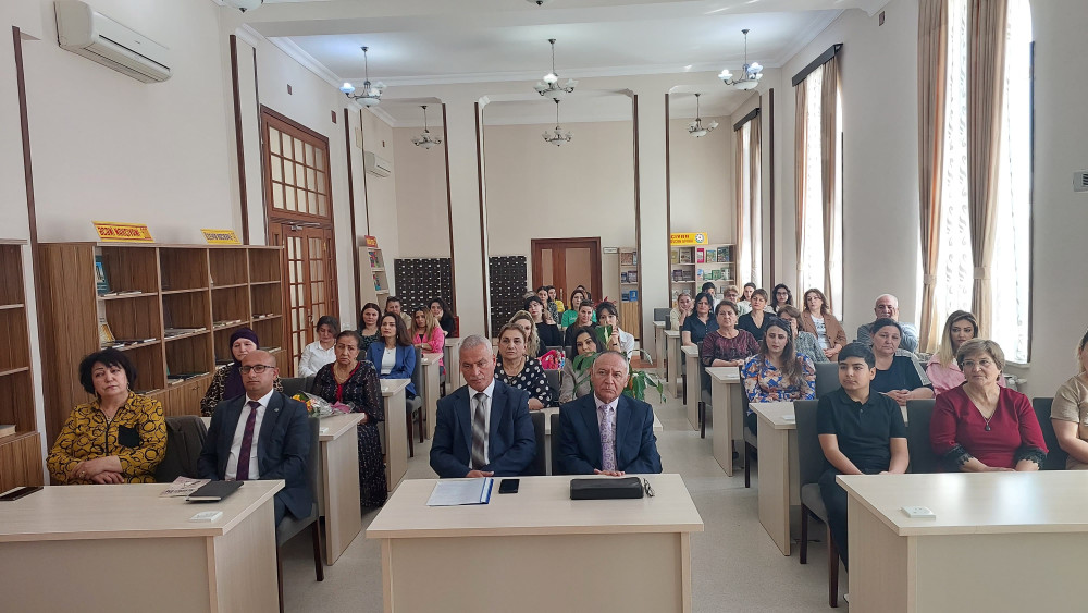 Kitab təqdimatı keçirilib<font color=red> - FOTOLAR</font>