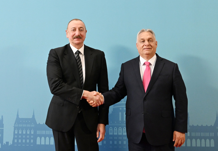 Budapeştdə Türk Dövlətləri Təşkilatının Dövlət başçılarının qeyri-rəsmi Zirvə görüşü keçirilib <font color='red'> - YENİLƏNİB 3</font><font color=red> - FOTOLAR</font>
