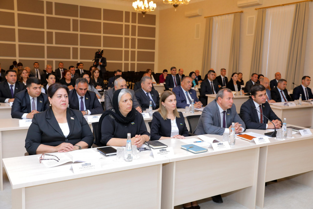 Ali Məclisin növbəti plenar iclası keçirilib<font color=red> - FOTOLAR</font>