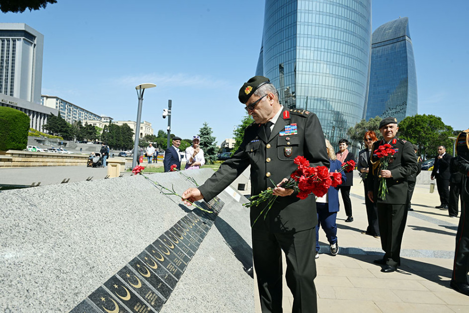 Azərbaycan-Türkiyə hərbi əməkdaşlığının inkişaf perspektivləri müzakirə olunub<font color=red> - FOTOLAR</font>