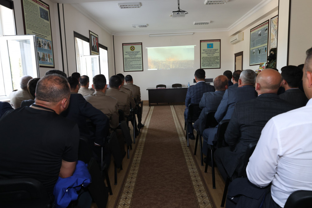 Nаxçıvаn Muxtar Respublikasının Fövqəladə Hallar Nazirliyində seminar-müşavirə keçirilib<font color=red> - FOTOLAR</font>