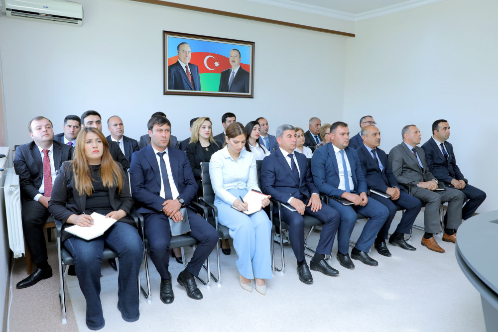 Naxçıvan Muxtar Respublikasının yeni  kənd təsərrüfatı naziri kollektivə təqdim olunub<font color=red> - FOTOLAR</font>