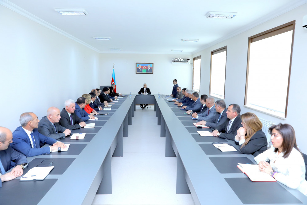 Naxçıvan Muxtar Respublikasının yeni  kənd təsərrüfatı naziri kollektivə təqdim olunub<font color=red> - FOTOLAR</font>
