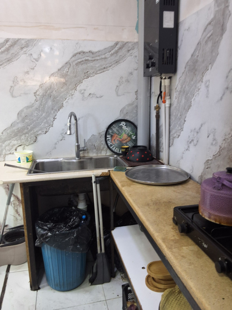 Kütləvi qida zəhərlənməsi baş vermiş dönərxananın fəaliyyəti məhdudlaşdırılıb<font color=red> - FOTOLAR</font>