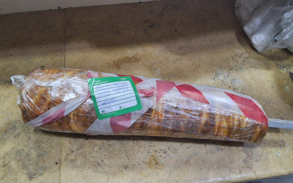 Kütləvi qida zəhərlənməsi baş vermiş dönərxananın fəaliyyəti məhdudlaşdırılıb<font color=red> - FOTOLAR</font>