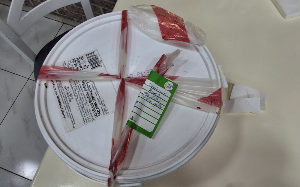 Kütləvi qida zəhərlənməsi baş vermiş dönərxananın fəaliyyəti məhdudlaşdırılıb<font color=red> - FOTOLAR</font>