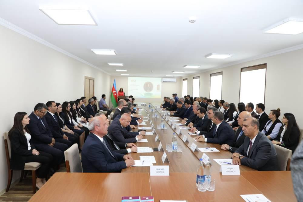 “Heydər Əliyev və Azərbaycan Respublikası Konstitusiyası – suveren dövlətin hüquqi əsası” mövzusunda elmi-nəzəri konfrans keçirilib<font color=red> - FOTOLAR</font>