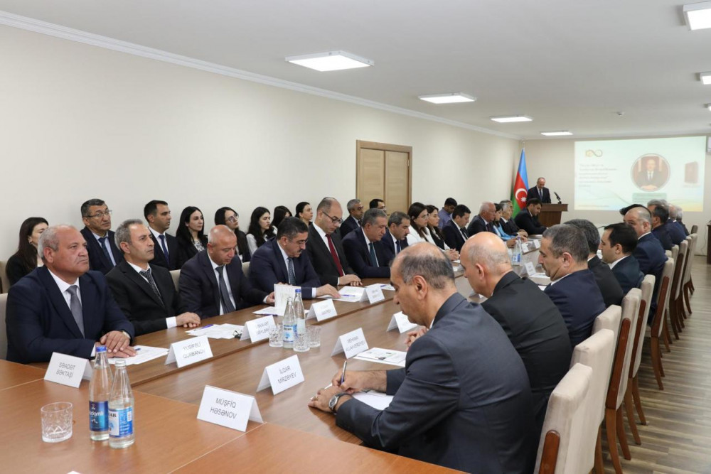 “Heydər Əliyev və Azərbaycan Respublikası Konstitusiyası – suveren dövlətin hüquqi əsası” mövzusunda elmi-nəzəri konfrans keçirilib<font color=red> - FOTOLAR</font>