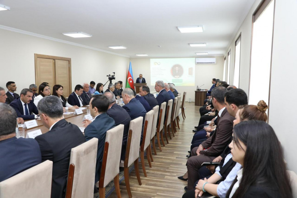 “Heydər Əliyev və Azərbaycan Respublikası Konstitusiyası – suveren dövlətin hüquqi əsası” mövzusunda elmi-nəzəri konfrans keçirilib<font color=red> - FOTOLAR</font>