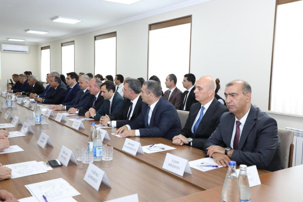 “Heydər Əliyev və Azərbaycan Respublikası Konstitusiyası – suveren dövlətin hüquqi əsası” mövzusunda elmi-nəzəri konfrans keçirilib<font color=red> - FOTOLAR</font>