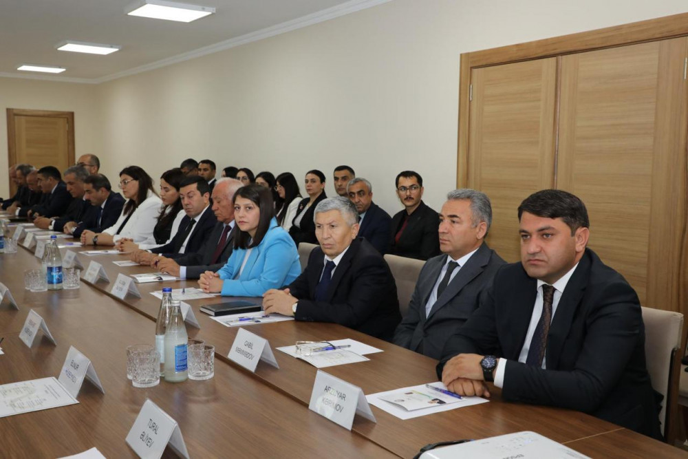 “Heydər Əliyev və Azərbaycan Respublikası Konstitusiyası – suveren dövlətin hüquqi əsası” mövzusunda elmi-nəzəri konfrans keçirilib<font color=red> - FOTOLAR</font>