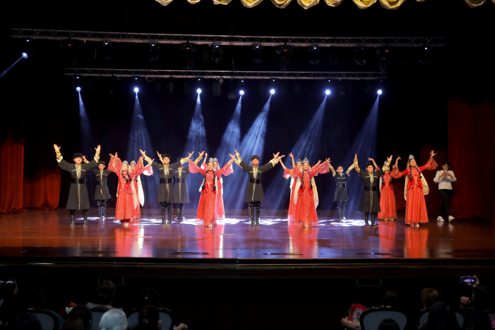 "Hisslərin hərəkətlərlə harmoniyası" adlı hesabat konserti keçirilib<font color=red> - FOTOLAR</font>