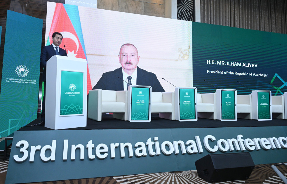 Bakıda “İslamofobiya diqqət mərkəzində: Qərəzin ifşası, stiqmaların dağıdılması” mövzusunda beynəlxalq konfrans keçirilir<font color=red> - FOTOLAR</font>