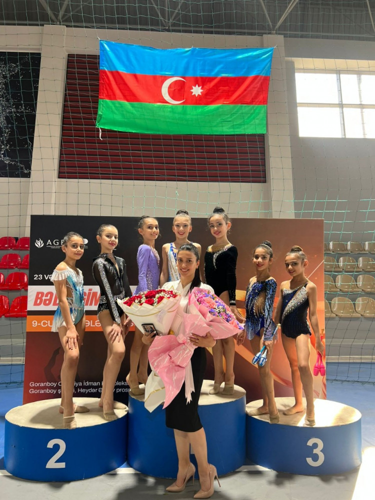 Naxçıvan gimnastları kubok yarışının medalçıları sırasında<font color=red> - FOTOLAR</font>
