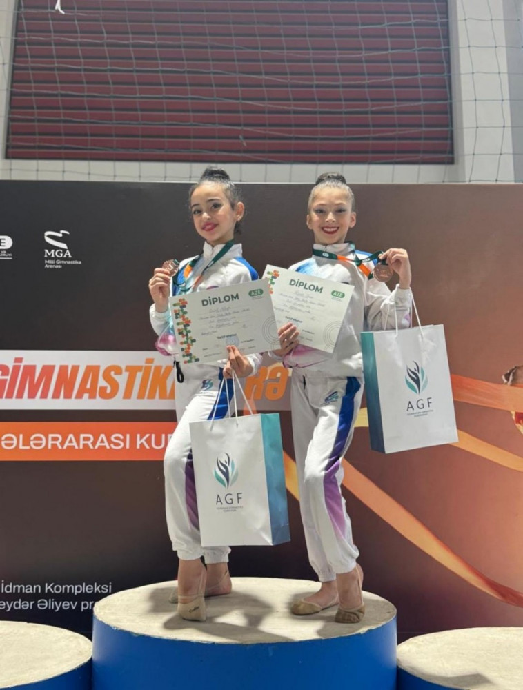 Naxçıvan gimnastları kubok yarışının medalçıları sırasında<font color=red> - FOTOLAR</font>