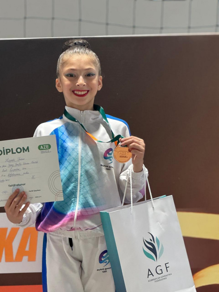 Naxçıvan gimnastları kubok yarışının medalçıları sırasında<font color=red> - FOTOLAR</font>