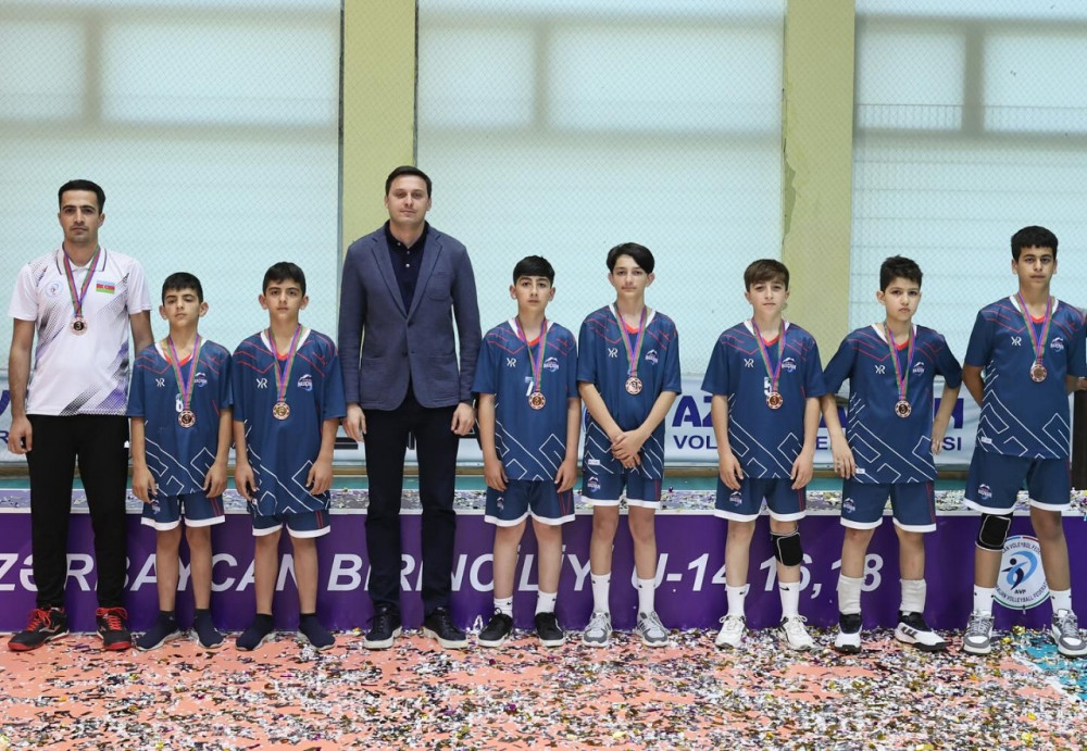 Naxçıvanı təmsil edən iki voleybol komandası ölkə üçüncüsü olub<font color=red> - FOTOLAR</font>