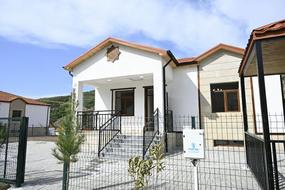 Prezident İlham Əliyev Laçın rayonunun Bəylik kəndinin açılışında iştirak edib<font color=red> - FOTOLAR</font>