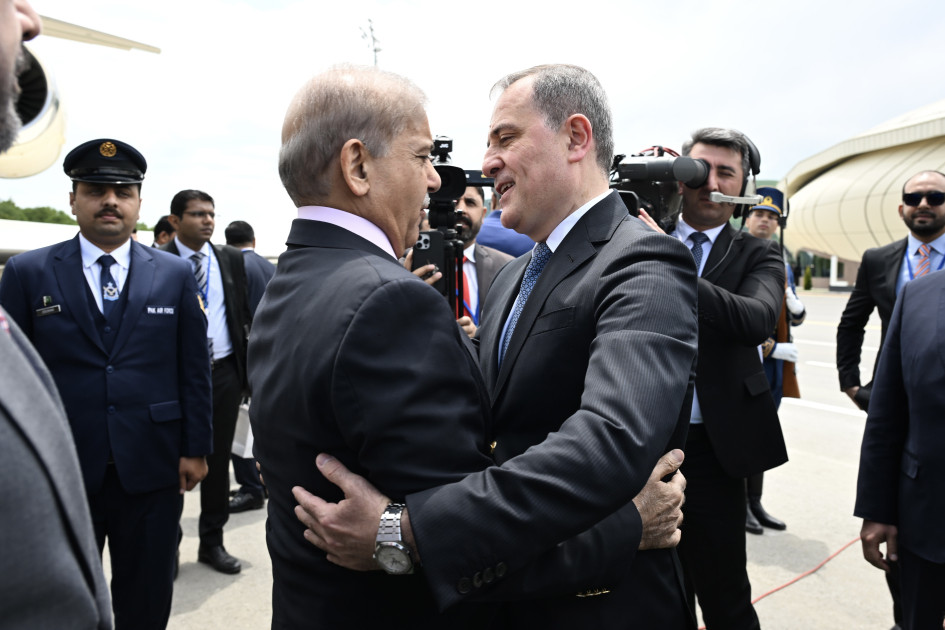Pakistanın Baş naziri Məhəmməd Şahbaz Şərif Azərbaycana səfərə gəlib<font color=red> - FOTOLAR</font>