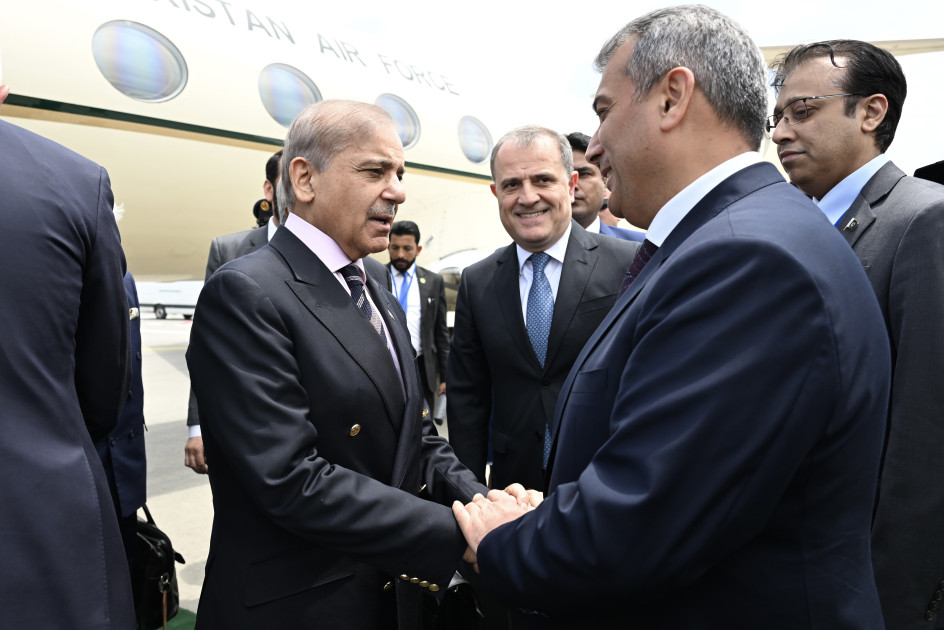 Pakistanın Baş naziri Məhəmməd Şahbaz Şərif Azərbaycana səfərə gəlib<font color=red> - FOTOLAR</font>