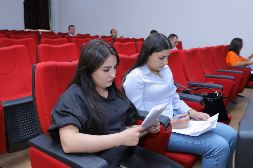 Naxçıvanda “İnsan Resurslarının İdarə Edilməsi” təliminə start verilib<font color=red> - FOTOLAR</font>