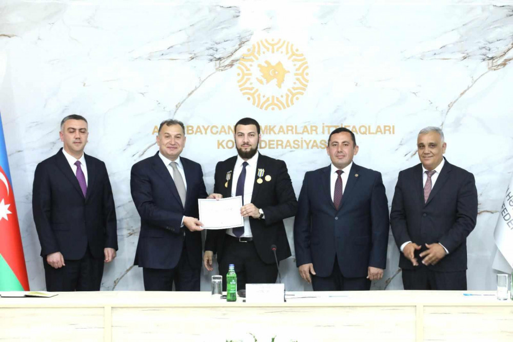 Azərbaycan Həmkarlar İttifaqları Konfederasiyasında AHİİTA-nın idmançı və məşqçi-müəllimləri ilə görüş olub<font color=red> - FOTOLAR</font>