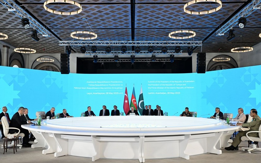 Laçında Azərbaycan, Türkiyə və Pakistan Zirvə görüşü keçirilib <font color='red'> - YENİLƏNİB</font><font color=red> - FOTOLAR</font>