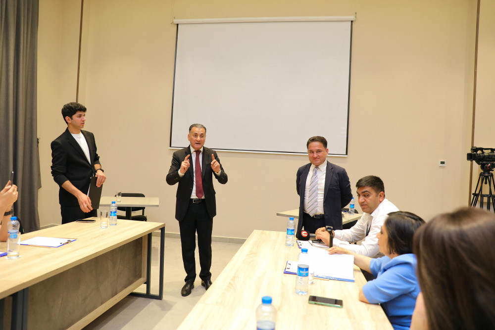 Mirşahin Ağayev və Murad Dadaşov Naxçıvanda gənc jurnalistlərlə görüşüblər<font color=red> - FOTOLAR</font>