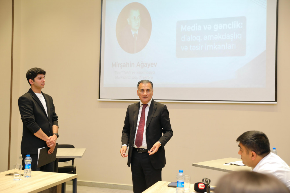 Mirşahin Ağayev və Murad Dadaşov Naxçıvanda gənc jurnalistlərlə görüşüblər<font color=red> - FOTOLAR</font>