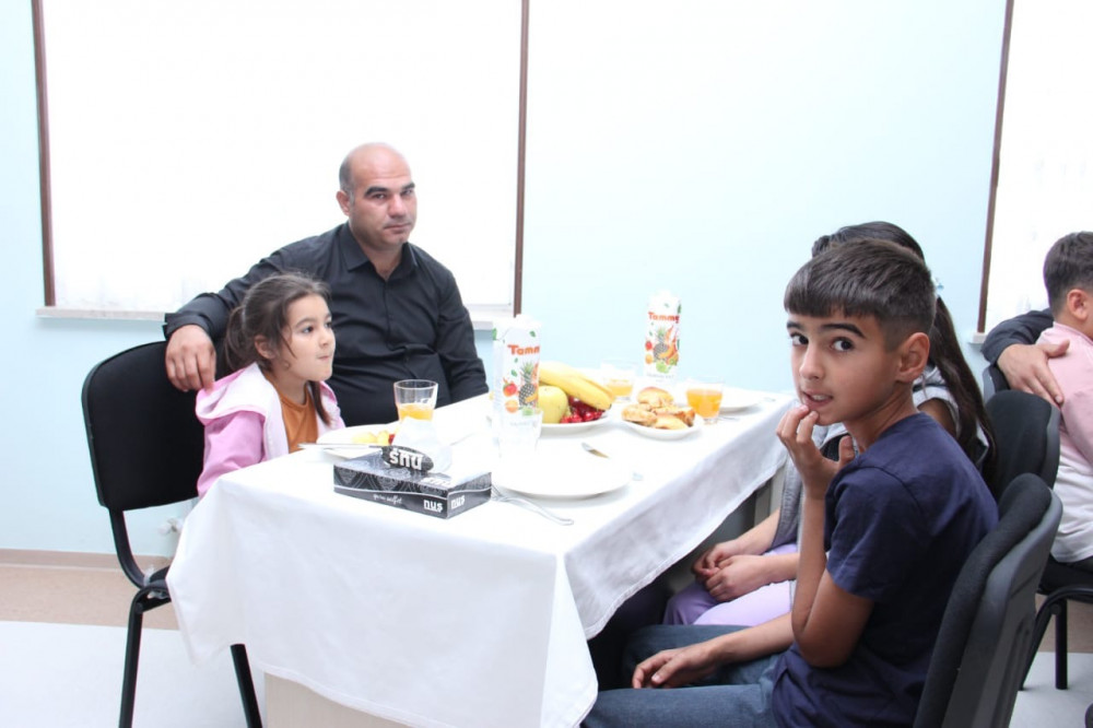 Naxçıvanda məhkum valideynlərlə uşaqlarının görüşü təşkil olunub<font color=red> - FOTOLAR</font>