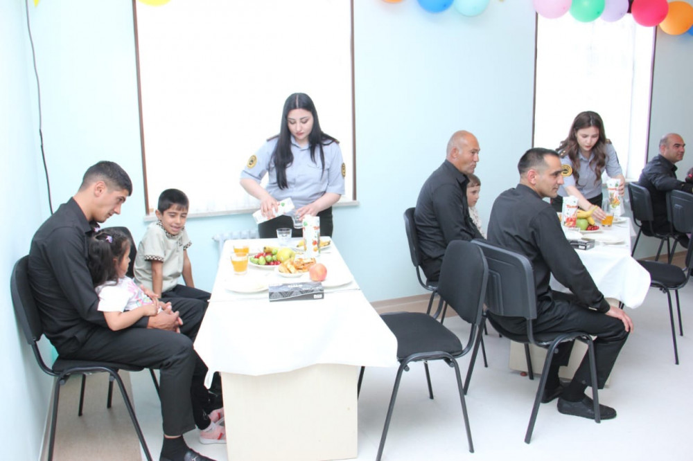 Naxçıvanda məhkum valideynlərlə uşaqlarının görüşü təşkil olunub<font color=red> - FOTOLAR</font>