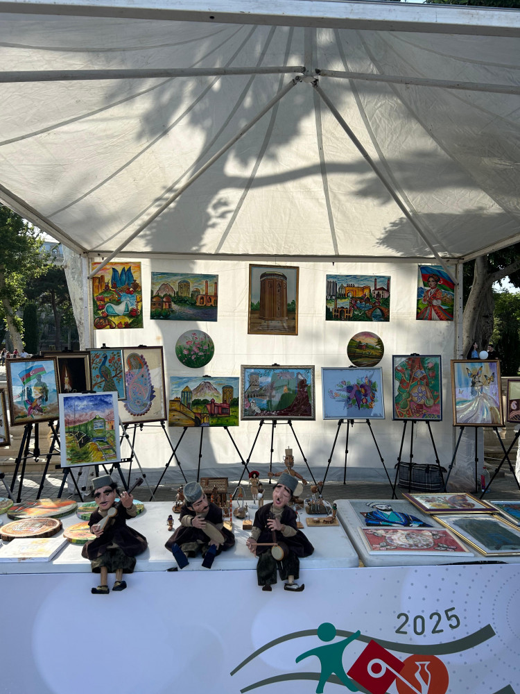 Bakı şəhərində keçirilən festivalda Naxçıvan şagirdlərinin əl işləri nümayiş olunub<font color=red> - FOTOLAR</font>