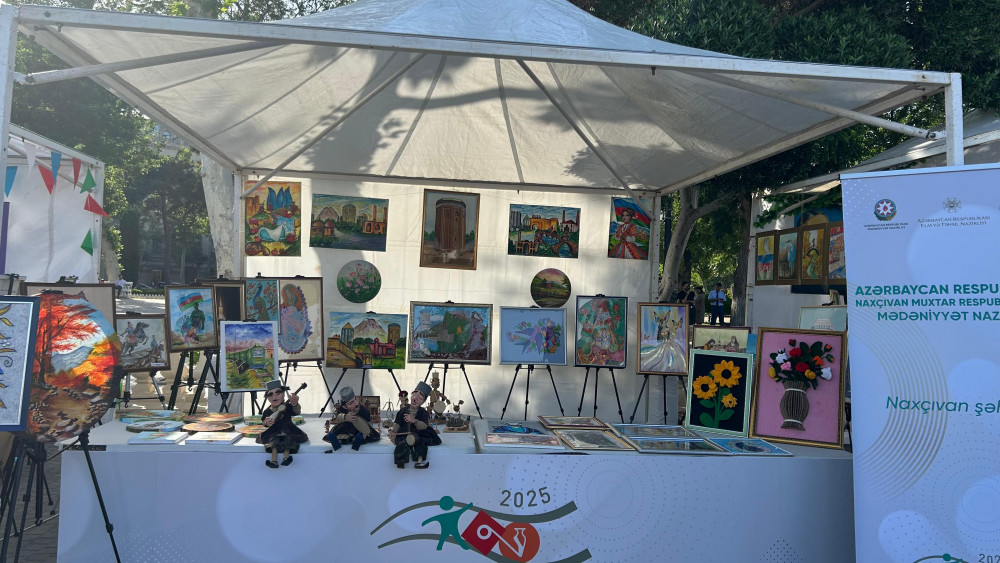 Bakı şəhərində keçirilən festivalda Naxçıvan şagirdlərinin əl işləri nümayiş olunub<font color=red> - FOTOLAR</font>