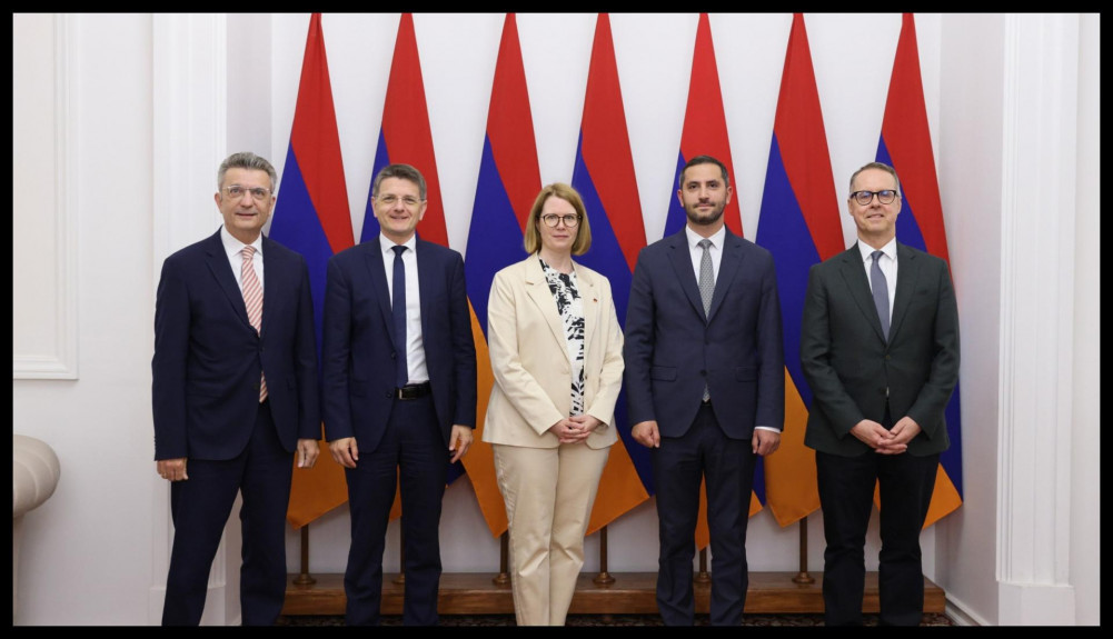 Erməni vitse-spiker Almaniya XİN-in nümayəndə heyəti ilə Cənubi Qafqazda sülh prosesini müzakirə edib<font color=red> - FOTOLAR</font>