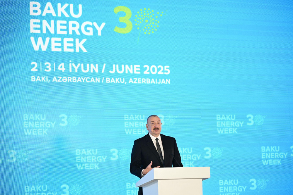 İlham Əliyev 30-cu “Caspian Oil and Gas”, 13-cü “Caspian Power” və 30-cu “Baku Energy Forum”un rəsmi açılış mərasimində çıxış edib -<font color=red> - FOTOLAR</font>